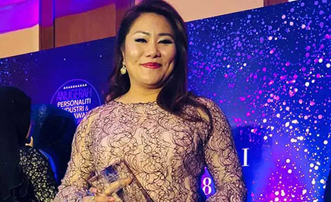Chairman of Rembawang Holdings Bestowed With Prestigious Woman Icon in Property Award