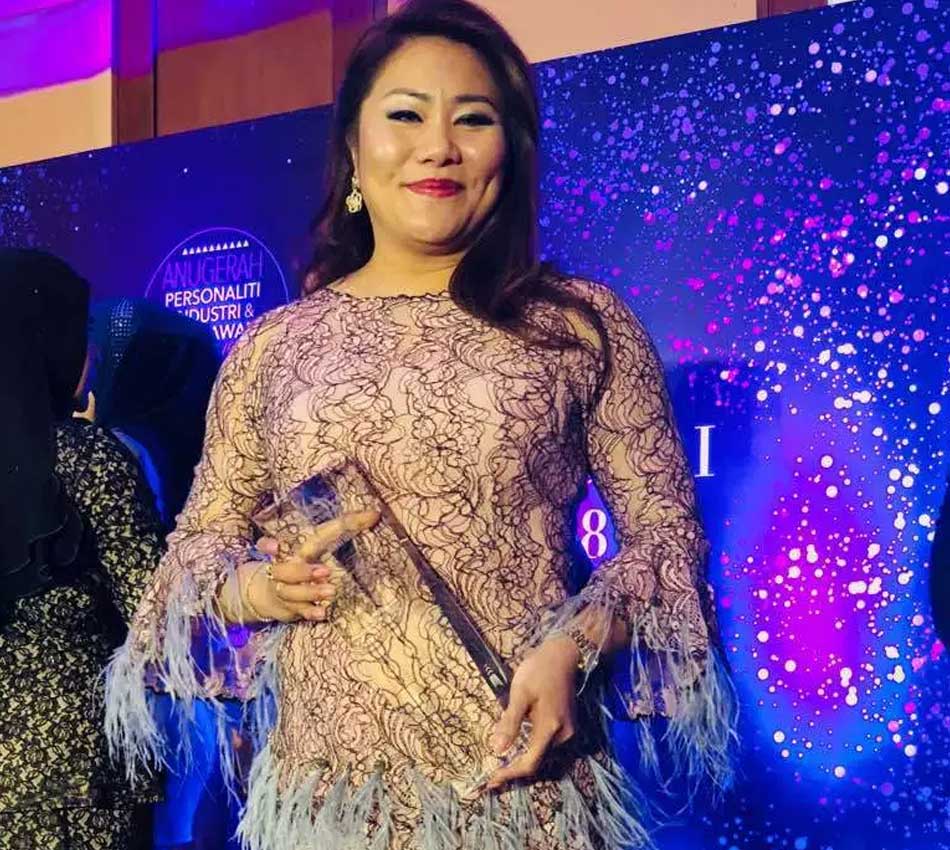 Chairman of Rembawang Holdings Bestowed With Prestigious Woman Icon in Property Award